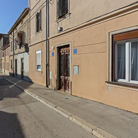 Rich Apartment Pula Dış mekan fotoğraf