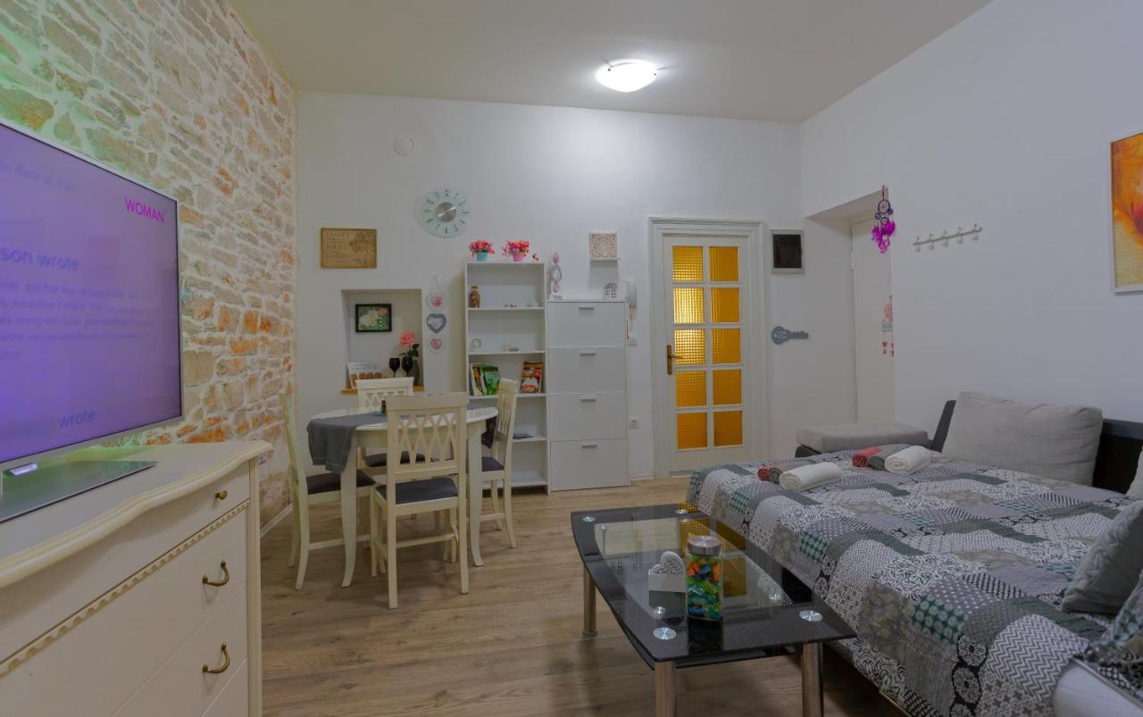 Rich Apartment Pula Dış mekan fotoğraf