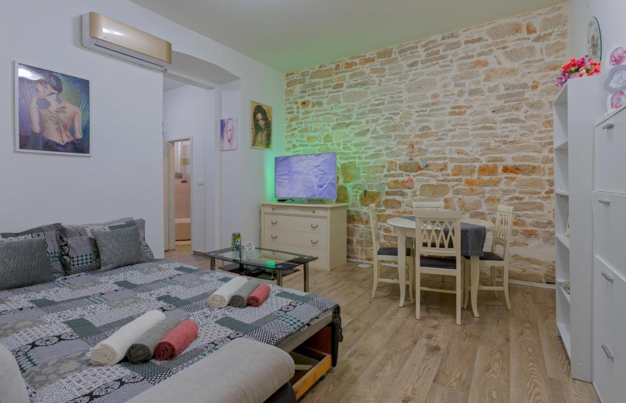 Rich Apartment Pula Dış mekan fotoğraf