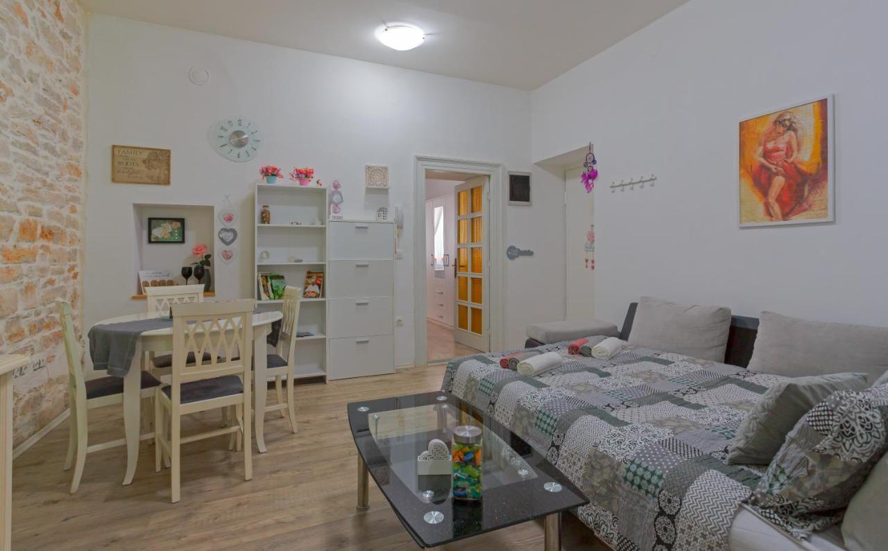 Rich Apartment Pula Dış mekan fotoğraf