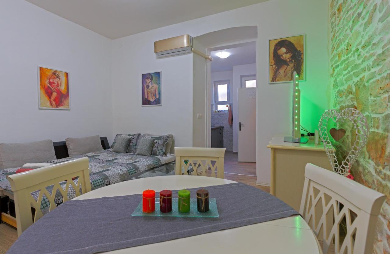Rich Apartment Pula Dış mekan fotoğraf