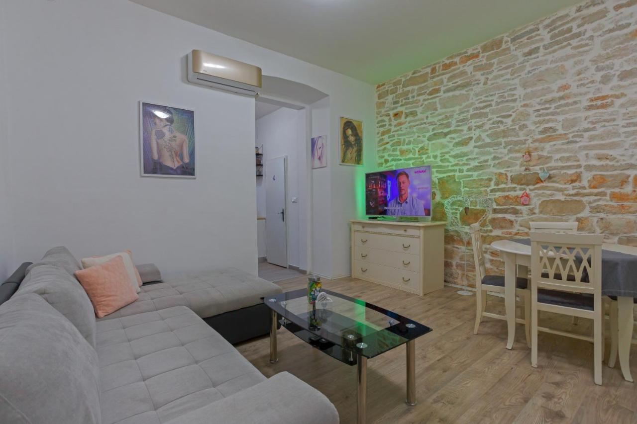 Rich Apartment Pula Dış mekan fotoğraf