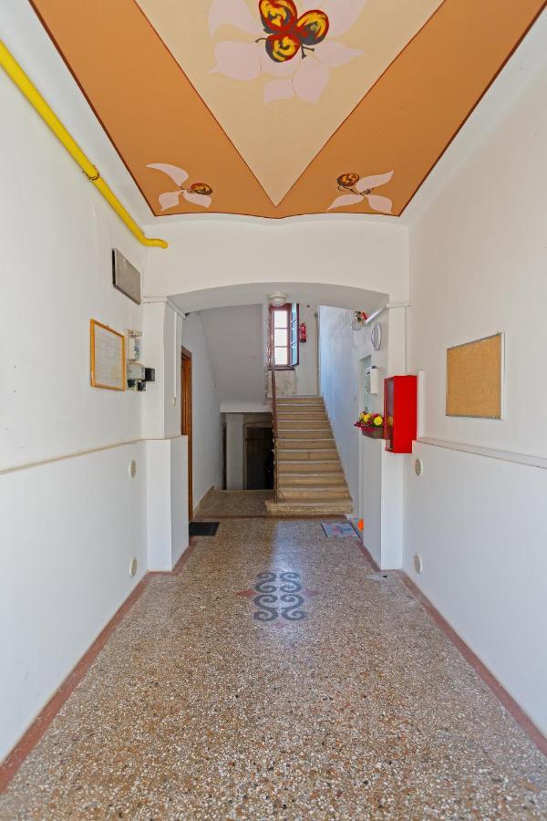 Rich Apartment Pula Dış mekan fotoğraf