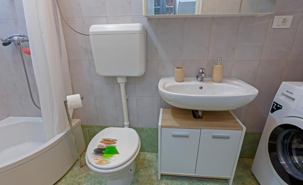 Rich Apartment Pula Dış mekan fotoğraf