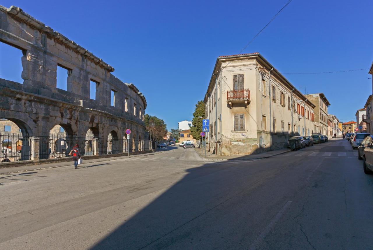 Rich Apartment Pula Dış mekan fotoğraf